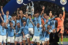 巴萨球迷焚烧哈维球衣抗议战术保守失利